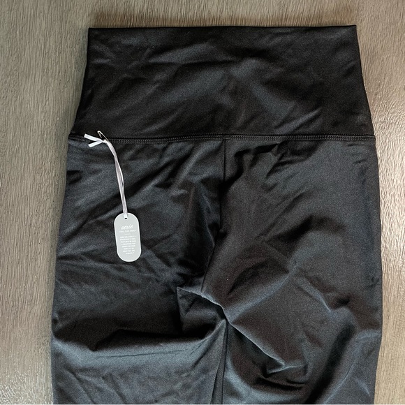 NWT Aerie Black Shiny Smooth Full Length Leggings Extra Small - Picture 4 of 10